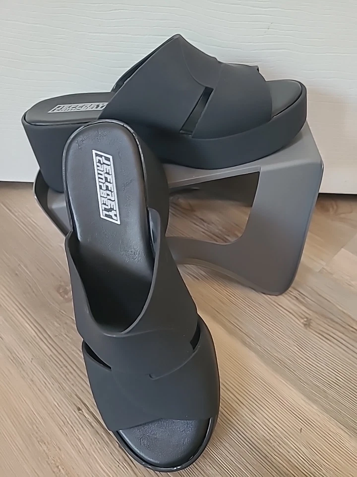 Sandalias Jeffrey Campbell negras de goma gruesas con plataforma deslizables talla 6 verano Y2K Foto 2 de 4
