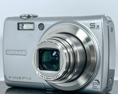 Fujifilm FinePix F100fd Silver Digital Camera 12MP 5x Zoom Tested