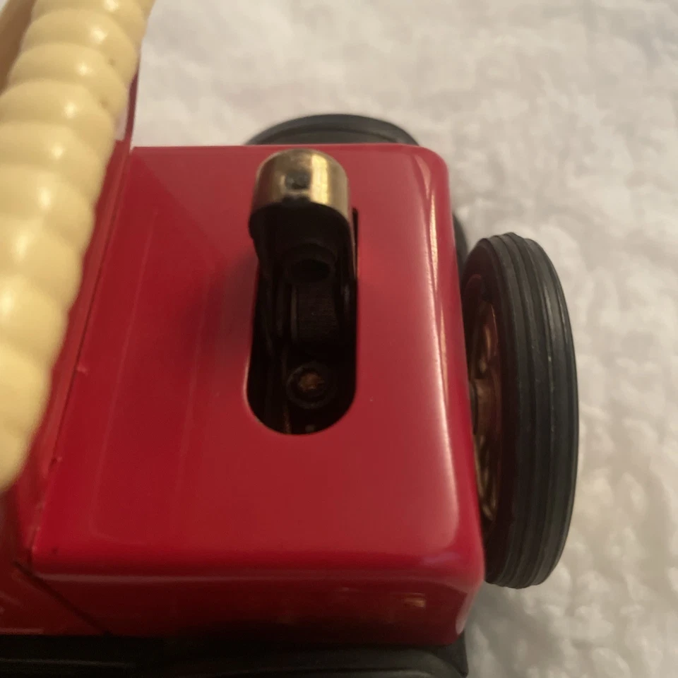 Modelo encendedor y porta cigarrillos PatrocinadoVintage 1917 "Royal Craft Car" Foto 3 de 4