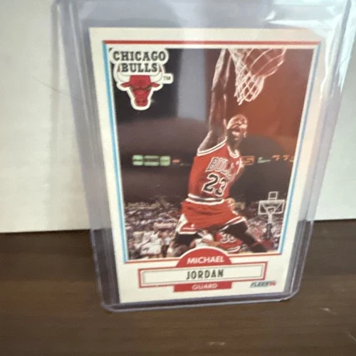 Fleer 1990-91 Michael Jordan Base Set #26 Chicago Bulls NBA Basketball Card