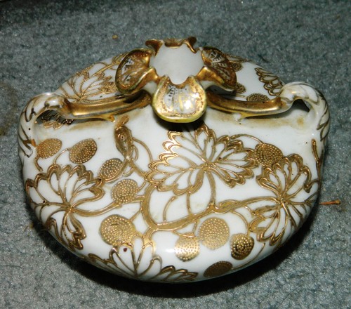 ANTIKE Nippon japanische Porzellan Vase handbemalt erhaben Gold Design Knospenvase - Bild 1 von 5