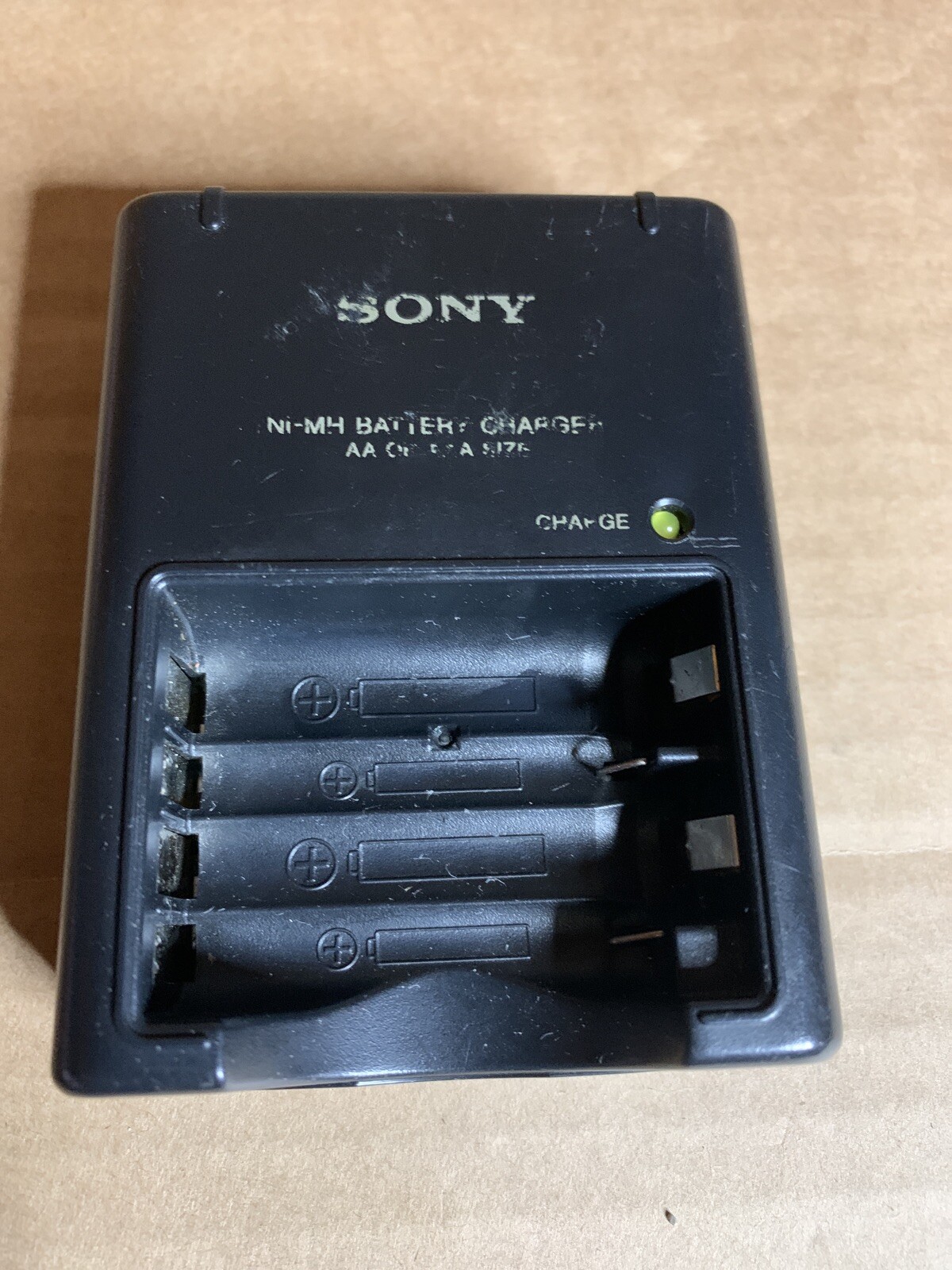 Sony BCCS2A AA/AAA Battery Charger ( Genuine Sony) eBay