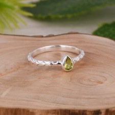 925 Sterling Silver Pear Shape Natural Peridot Gemstone Lightweight Ring Jewelry