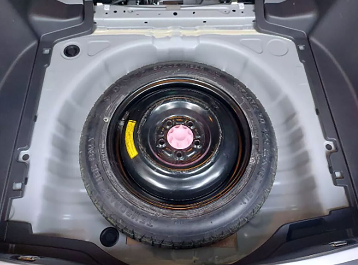 Spare Wheel Lock 51931-0D130 For Toyota Yaris XP150 2013 2014 2015