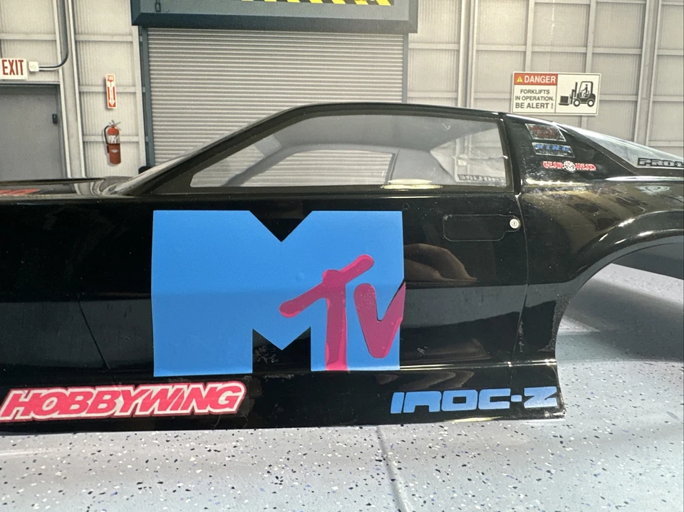 LOSI Traxxas 1/10 Scale CUSTOM 1985 CHEVY CAMARO RC DRAG”IROC-Z” Race Version - Image 4 of 4