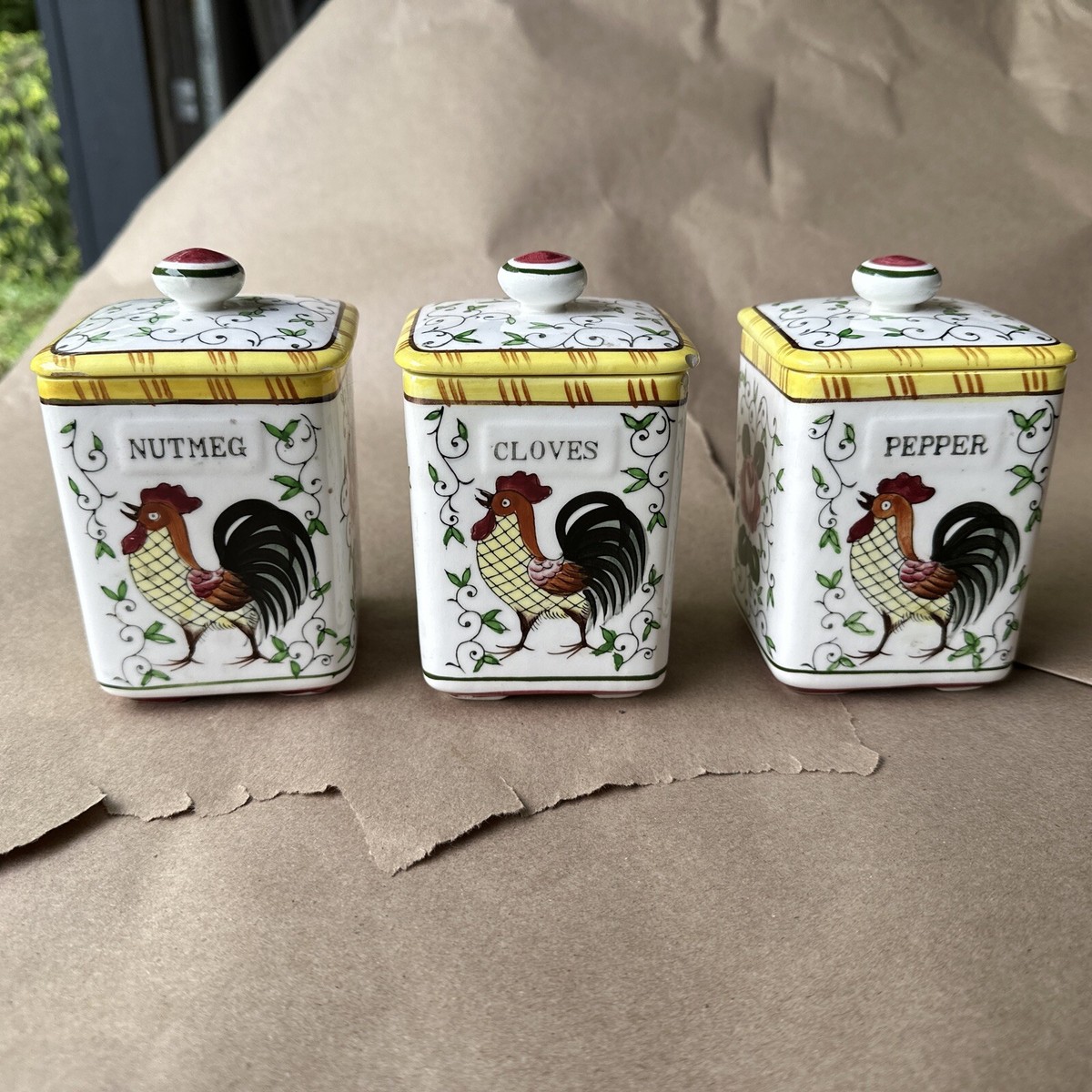 A PY Provencial Rooster & Rose Set 3 Spice Jars w/lids,Nutmeg,C