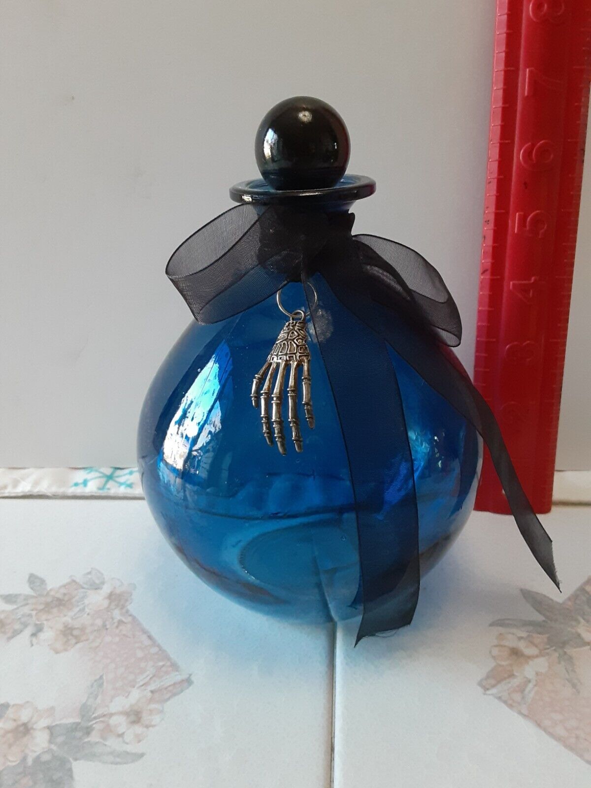 Blue Glass Poison Spell Apothecary Bottle Mtal Hand Plastic Cork Top Halloween Q