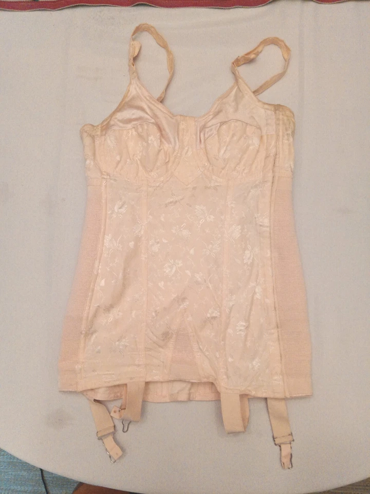 1940s 1950s Vintage Shape wear Girdle And Courset, Pink Floral Undergarments - Image 2 of 4