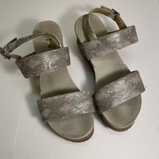 VOLATILE Womens Shimmery Silver Snake Print Strap Slingback Wedge Sandals- 8