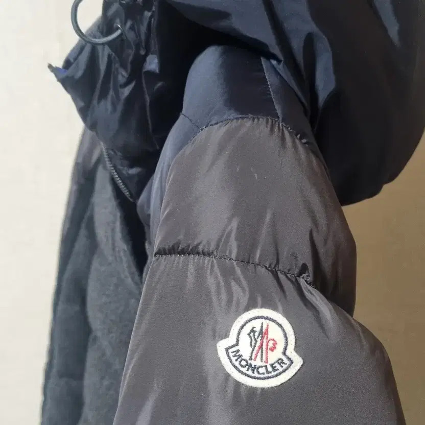 Moncler Padded Jacket Excellent Condition thumbnail 7