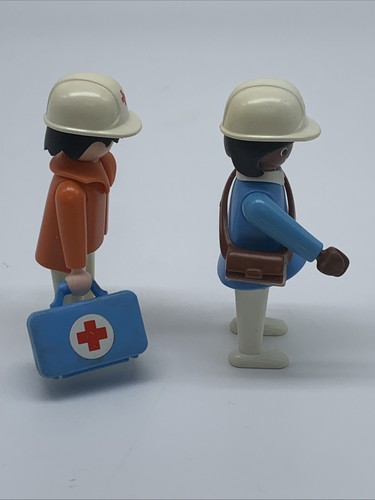 PLAYMOBIL GEOBRA VINTAGE 1974 2 HOSPITAL AMBULANCE MEDICAL ATTENDENT NURSE BAGS - Picture 4 of 4