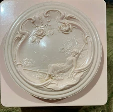 🌸Vintage Evyan White Shoulders Pink Dusting Powder Box with Puf