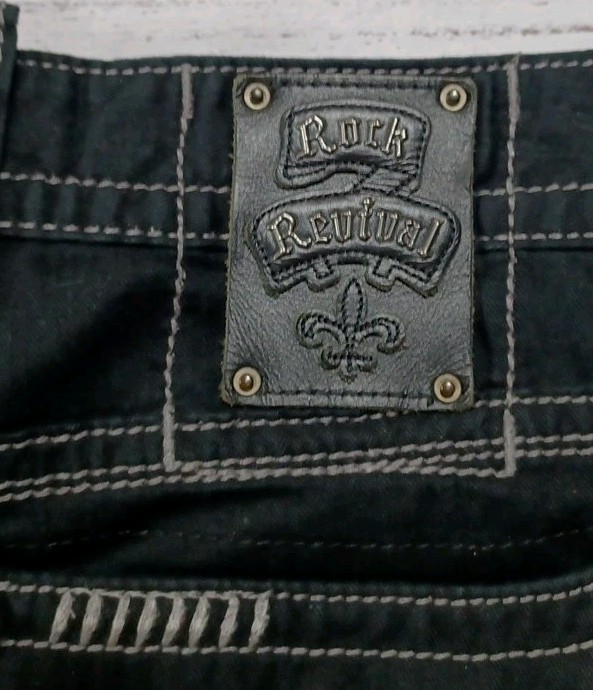ROCK REVIVAL SZ 34 (36W×30L) EMBROIDERED BUTTON PKTS THICK STITCH