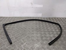 VAUXHALL ASTRA H SRI XP 2009 DOOR WINDOW RUBBER (REAR DRIVERS) 
