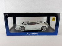 Lamborghini Huracan LP610-4 2014 Weiß 1/18 AUTOart 74602 Modellauto Sportwagen