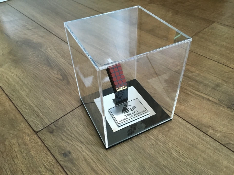 Terminator T-800 CPU Brain Chip' Chip Prop Replica with Display Case - Image 2 of 4