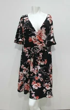 NWT BB Dakota women's 10  Floral faux wrap dress boho short sleeve belted zipper