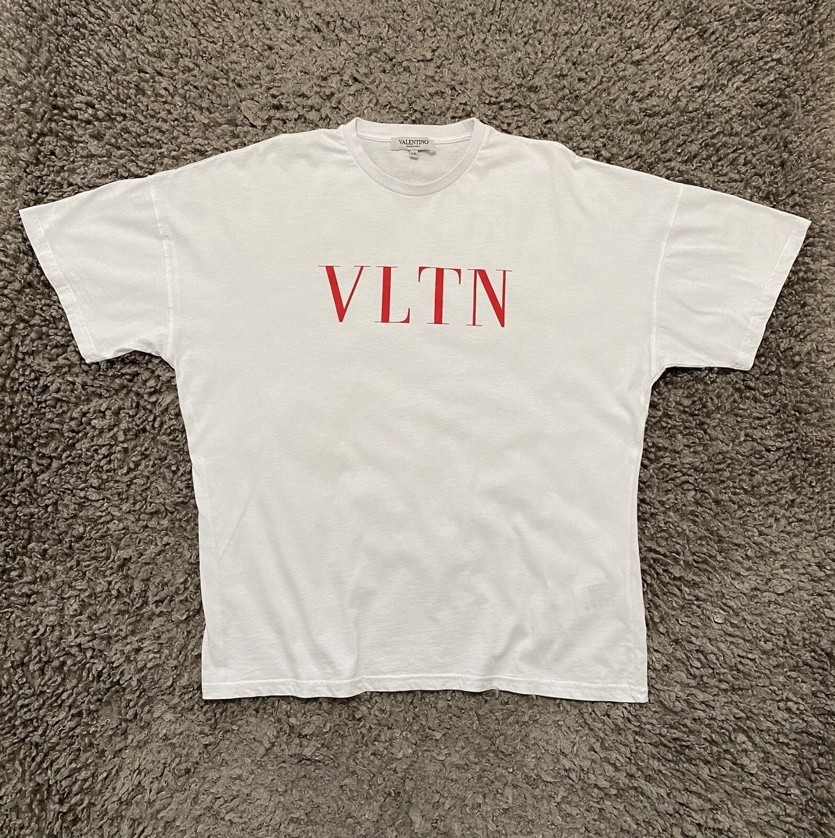 VALENTINO MENS VLTN RED LOGO T-SHIRT VINTAGE OVERSIZED WHITE VALENTINO MENS VLTN RED LOGO T-SHIRT VINTAGE OVERSIZED WHITE