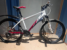 Specialized Mountain Bike 26in 17in Front Suspension Mech Disc Flat Bar