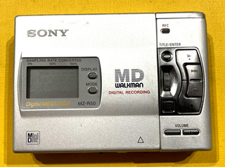 Grabadora MD portátil Sony MZ R50 Walkman Hecha en Japón MiniDisk Mega Bass