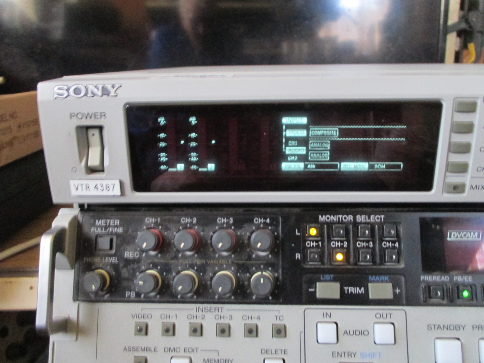 SONY DSR-2000P DVCAM Digital Video Cassette Recorder