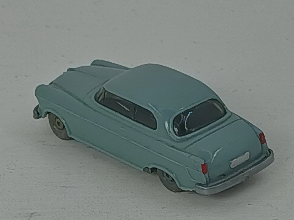 Wiking 1:87 - Borgward Isabella - grünblau - CS 422/1B - Bild 3 von 4