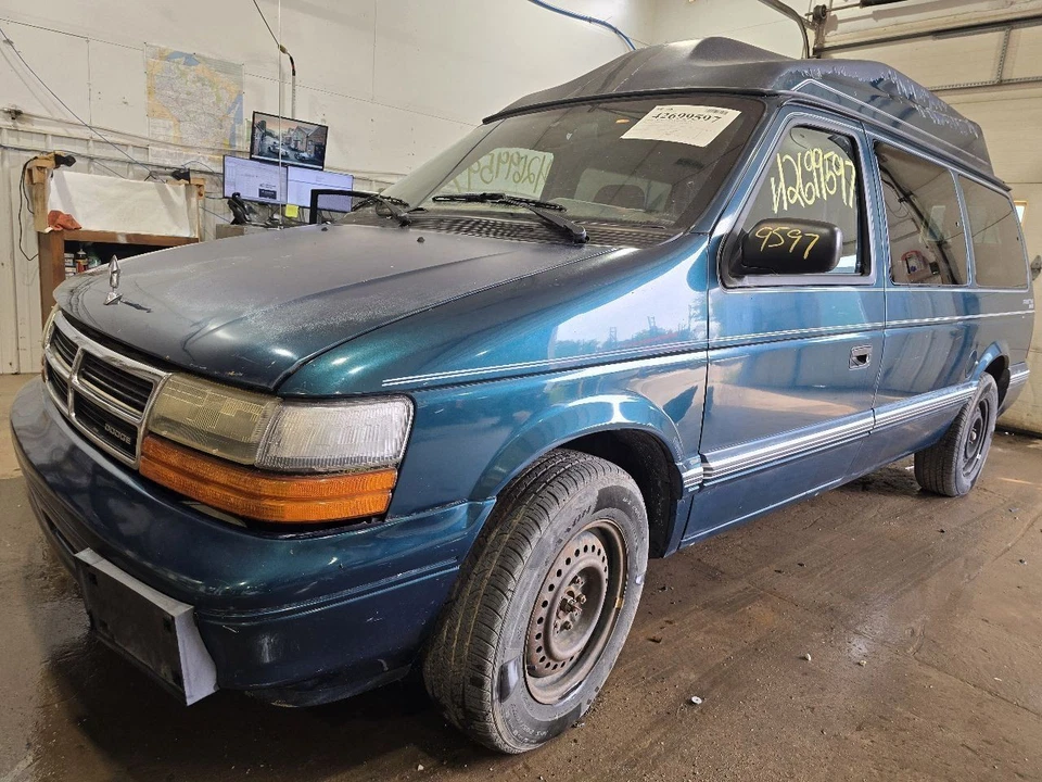 Cuarto de vidrio delantero izquierdo tinte de privacidad para caravana 84-95 642109 Foto 2 de 4