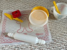 Vintage Tupperware Mini's Tupper Toys, 1403, 733 1402 797, 1404  947  Mat