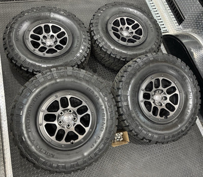 Jeep 392 Wrangler Rubicon Bronze Beadlock 17'' Factory OEM Wheels 35s Tires TPMS