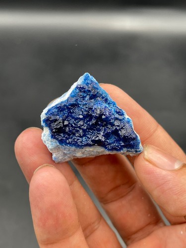 21.90gram natural Azurite healing crystal specimen on matrix from Afghanistan. - Picture 6 of 9