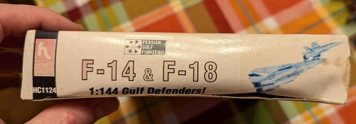 Hobby Craft F-14 & F-18 Model Gulf Defenders 1:144 Kit HC 1124 Aircraft - Picture 8 of 9