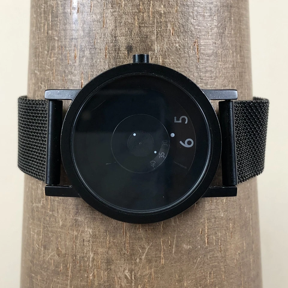 Женские модные кварцевые аналоговые часы Reveal by Projects с черным сетчатым ремешком 33 мм 7 1/2 дюйма - Изображение 2 из 4