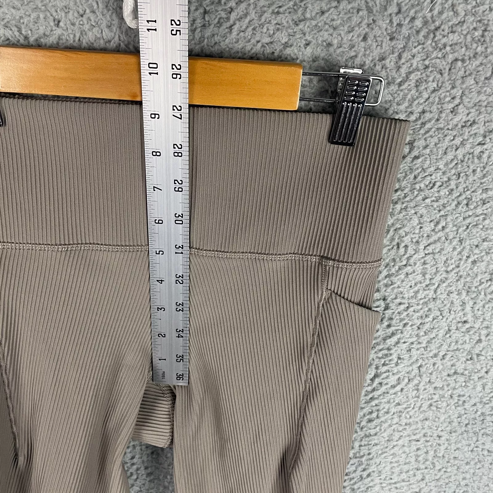 athleta salutation stash pocket ii rib 7/8 tight leggings