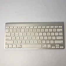 Apple A1314 Wireless Keyboard MC184LL/A  White Keys Aluminum Metal  USED
