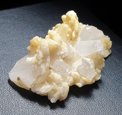 Very Unique Quality Topaz with Quartz Matrix Crystals Specimen Damage Fre 170Cts - Picture 8 of 8