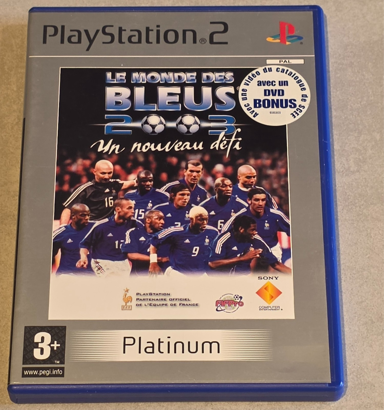 LE MONDE DES BLEUS 2003 SONY PS2 PLAYSTATION 2 DVD BONUS