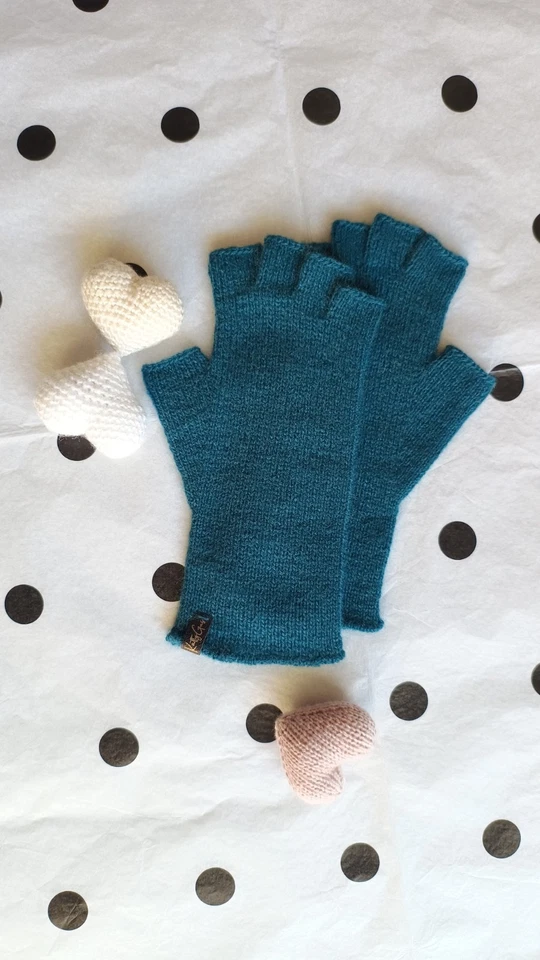 Halbfinger Handschuhe aus feinem Kaschmir. Handgestrickt. Einzelstück - Bild 1 von 4