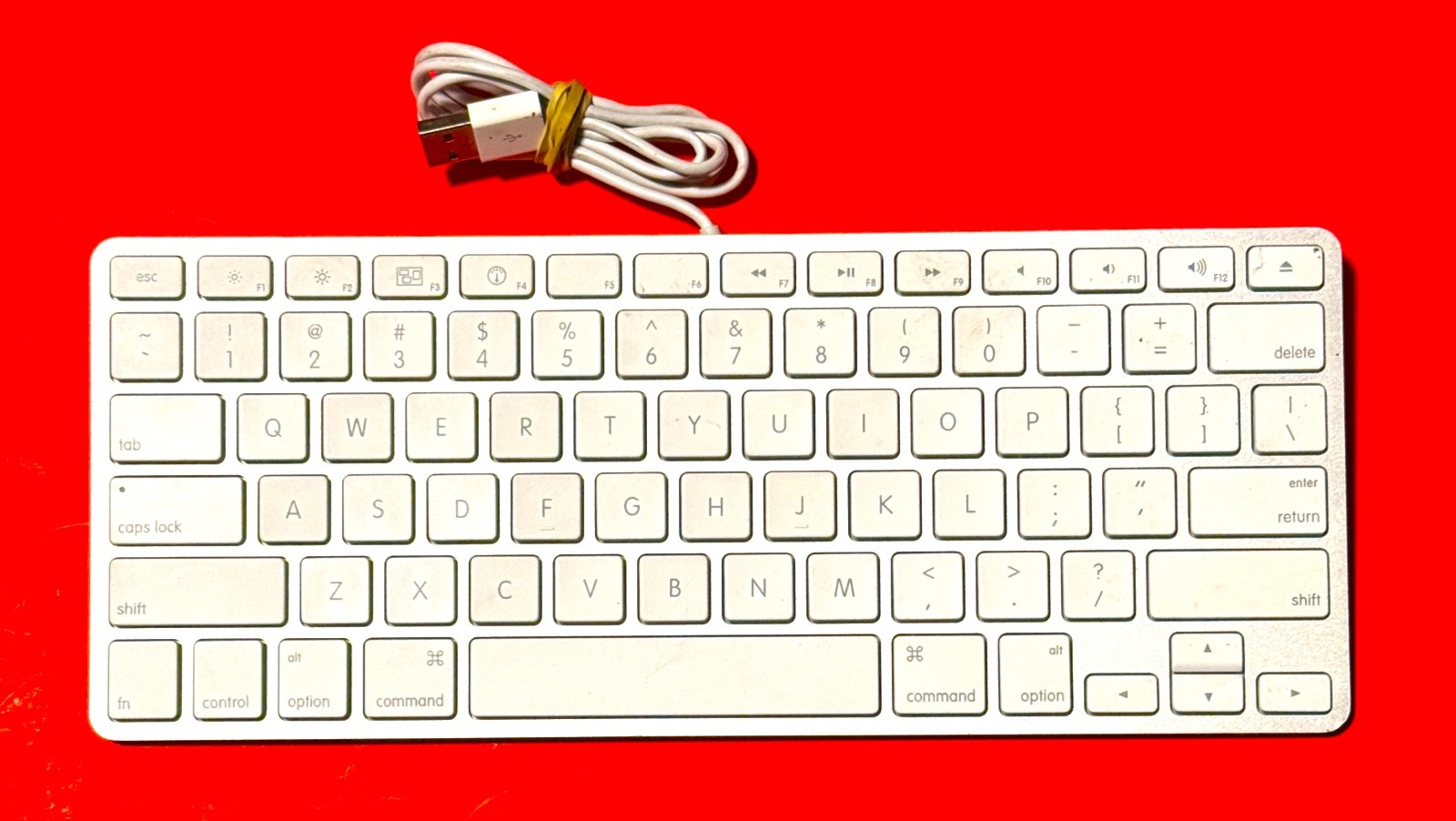 Beautiful Apple A124 MB869LL/A Wired Compact Keyboard for Ma