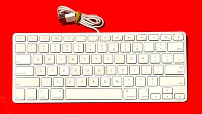 Beautiful Apple A124 MB869LL/A Wired Compact Keyboard for Mac Works Perfect!