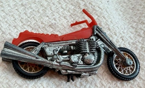 HOT WHEELS MATTEL REDLINE ERA RRRUMBLERS RED ROAD HOG MOTORCYCLE WITHOUT RIDER