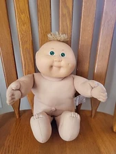 Vintage Coleco Cabbage patch kids Doll With Green Eyes And 1 Demple,Stamped Tush