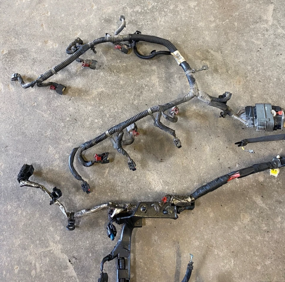 2006 Buick Rendezvous 3.5 под капот двигателя и аккумулятора жгут проводов - Изображение 2 из 4