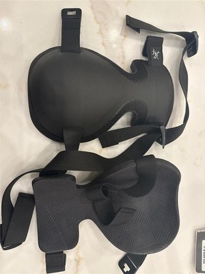 ARC'TERYX KNEE CAPS ブラック ニーパッド Arcteryx Combat Knee Cap Pads Leaf Black Tactical Gear | eBay