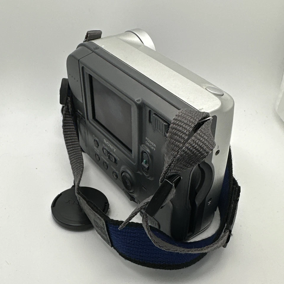 Sony Mavica MVC-FD75 Digital Still Camera 10x Zoom – As-Is Untested No Battery - Image 3 of 4