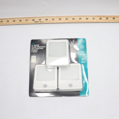 (3-Pk) Slim Motion Sensor Dimmable Square Plug-In LED Light Bulb White
