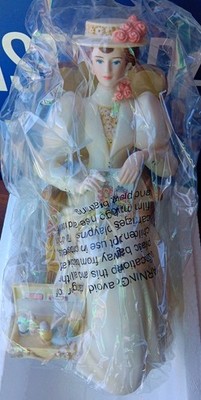 Avon 2011 Vintage Mrs Albee Award Presidents Club Award Porcelain Figure