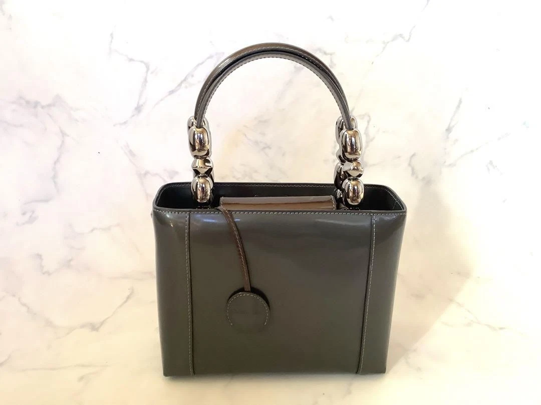 Sac à main Christian Dior Marispearl cuir verni gris authentique du Japon RA