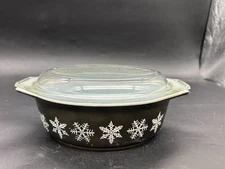 HTF Vintage Charcoal Black Snowflake Pyrex 1 1/2 QT Casserole Dish Open Baker