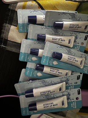 b.pure Hydrating Lip Mask with Hyaluronic Acid, Vitamin E, Shea butter (9 total)
