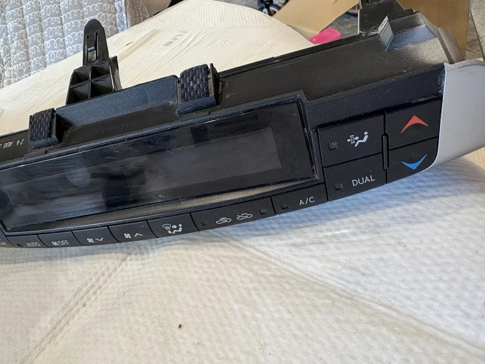 Unidad de control de temperatura climática calentador aire acondicionado Lexus CT 200h 2011-2013 55900-76060 Foto 3 de 4